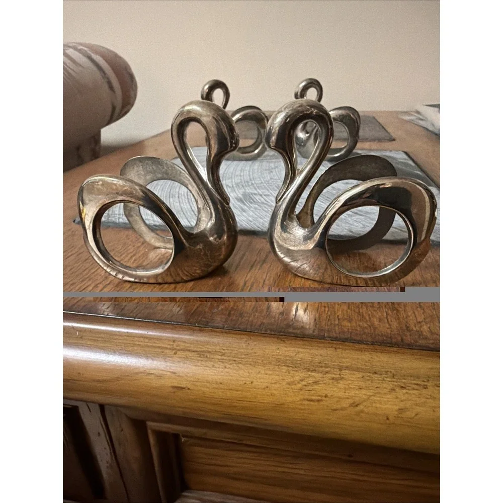 Set of 4 Silver Tone Swan Napkin Rings Vintage Bird Table Decor